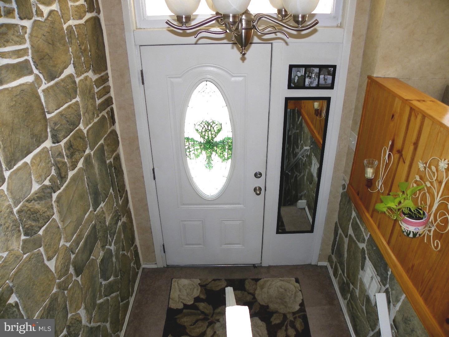 3207 Morning Glory Road Philadelphia, PA 19154 - Photo 3 of 25