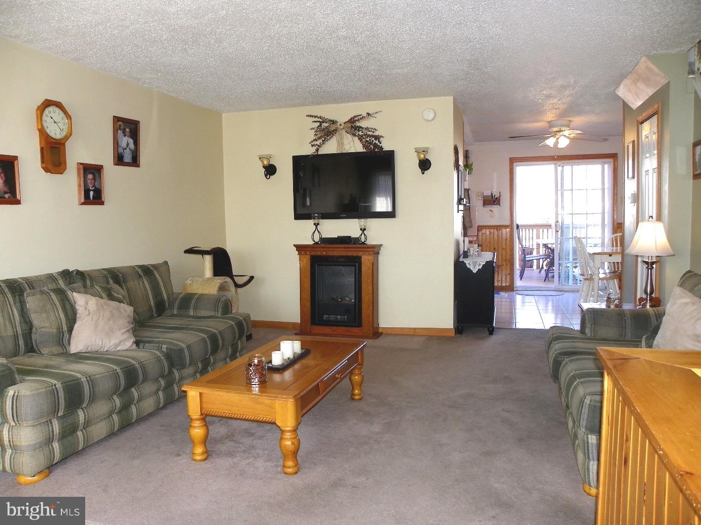 3207 Morning Glory Road Philadelphia, PA 19154 - Photo 4 of 25