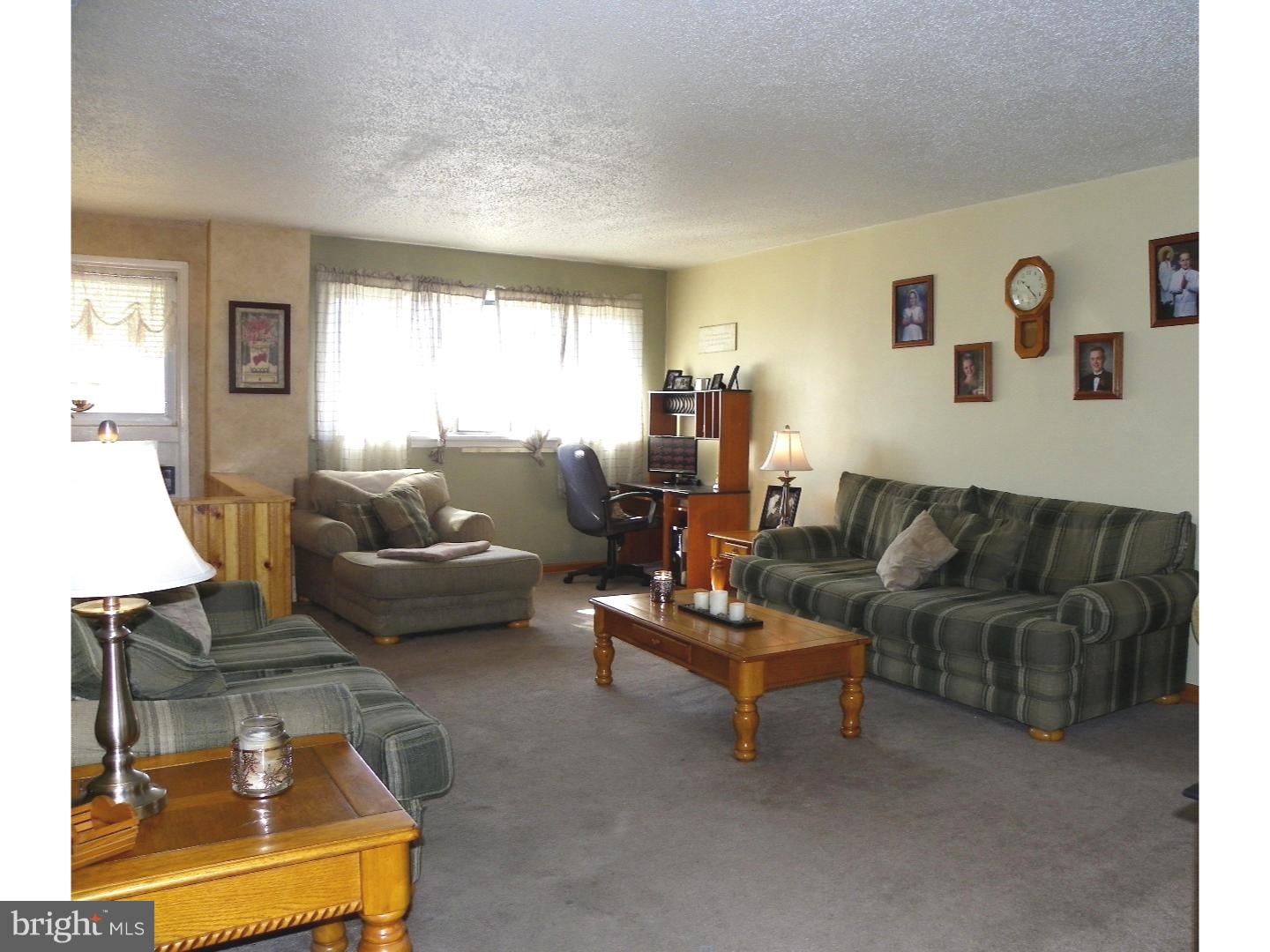 3207 Morning Glory Road Philadelphia, PA 19154 - Photo 6 of 25