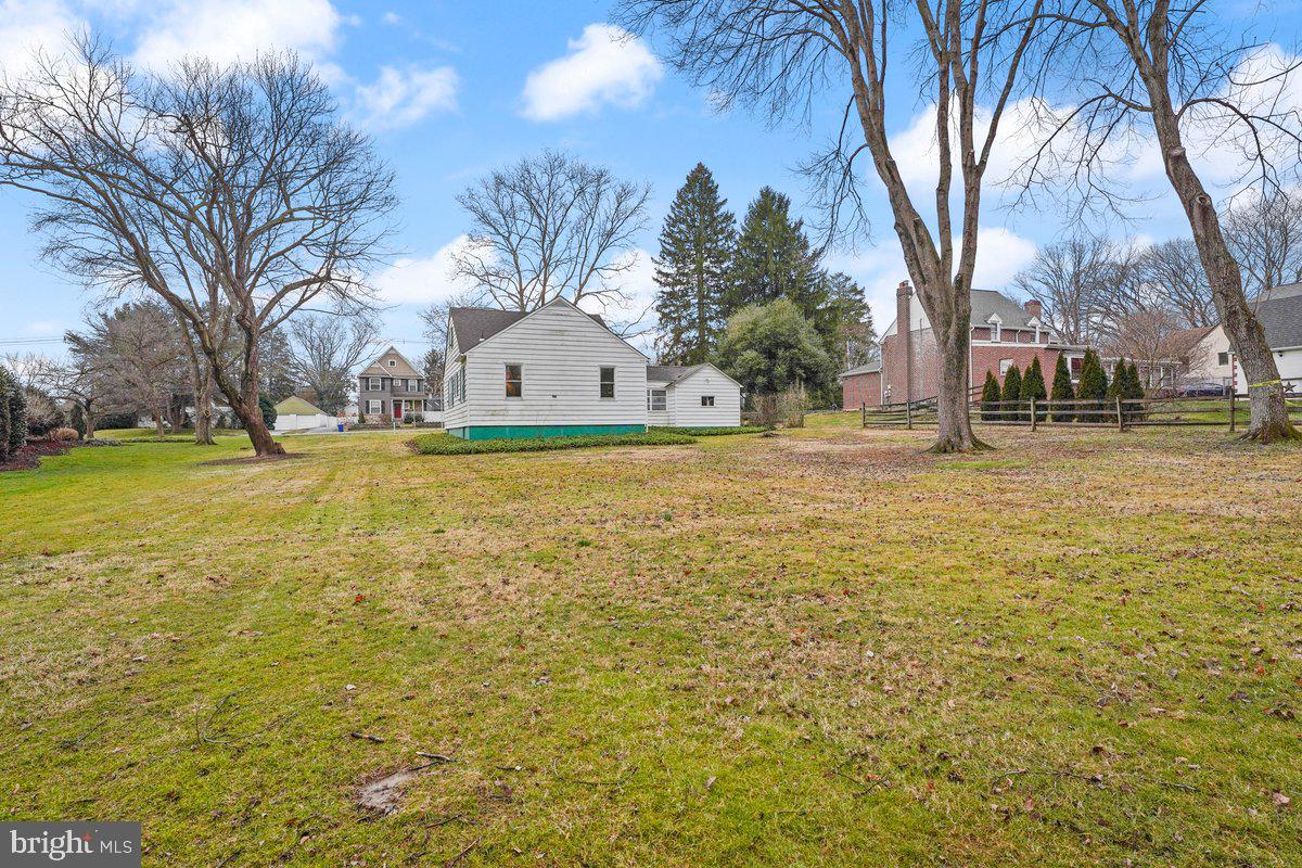 309 West Rose Valley Road Wallingford, PA 19086 - Photo 4 of 28