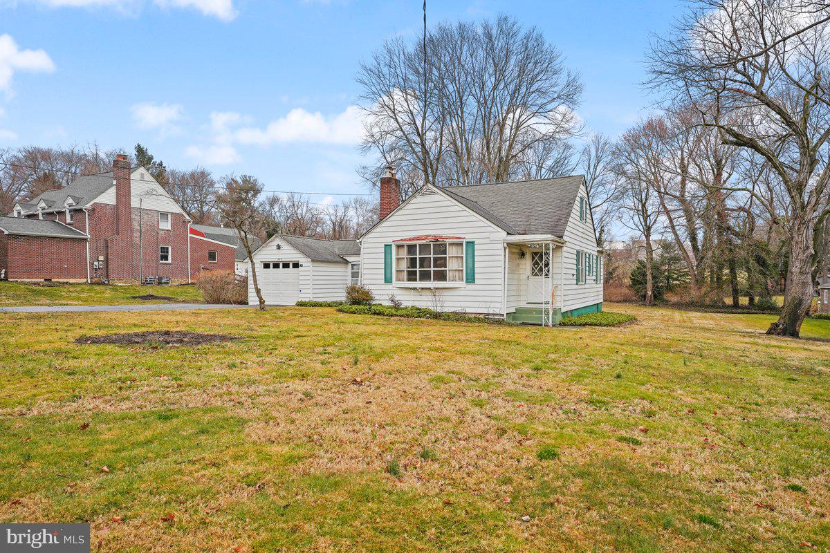 309 West Rose Valley Road Wallingford, PA 19086 - Photo 5 of 28