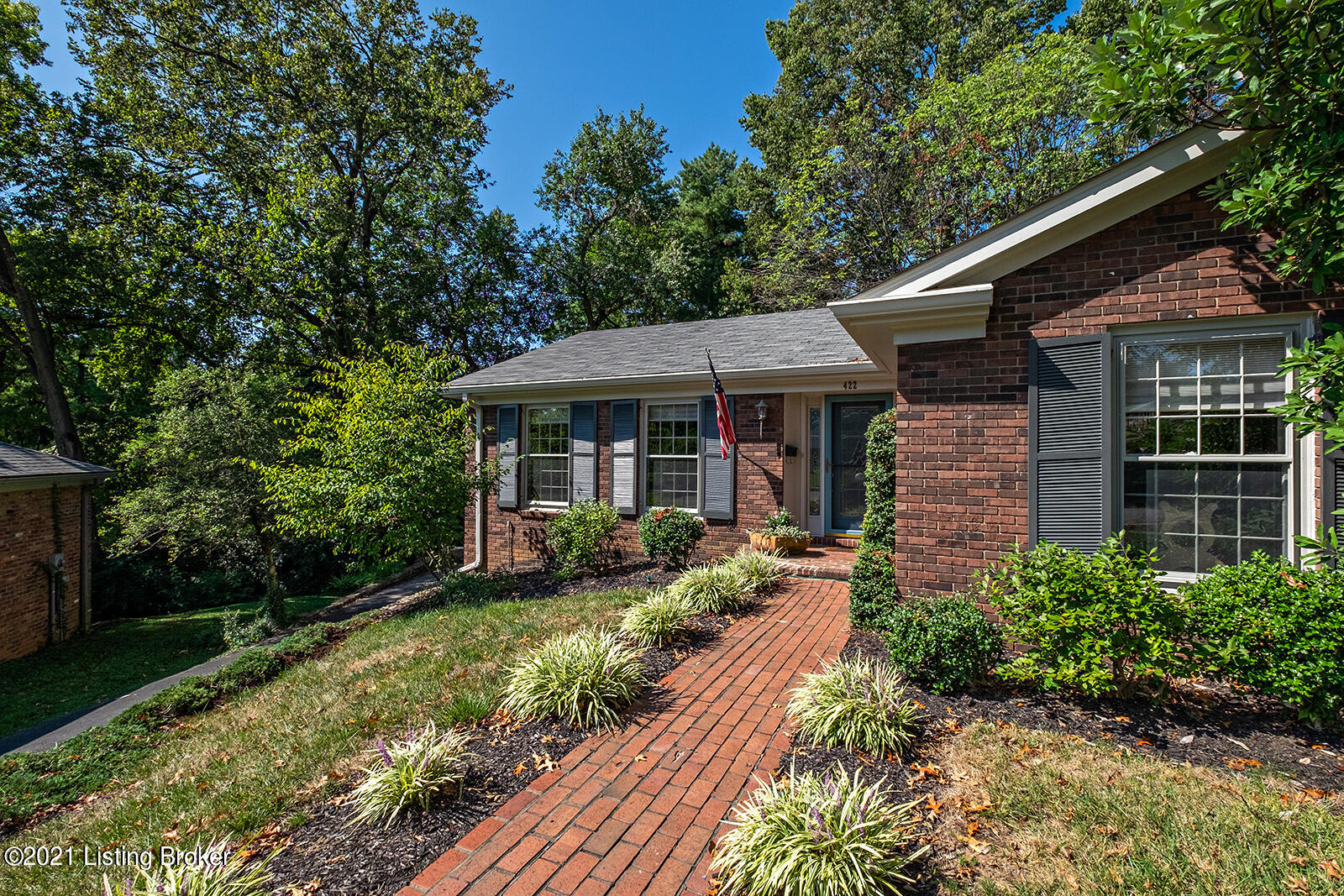 422 Knightsbridge Road Louisville, KY 40206 - Photo 4 of 45 0055
