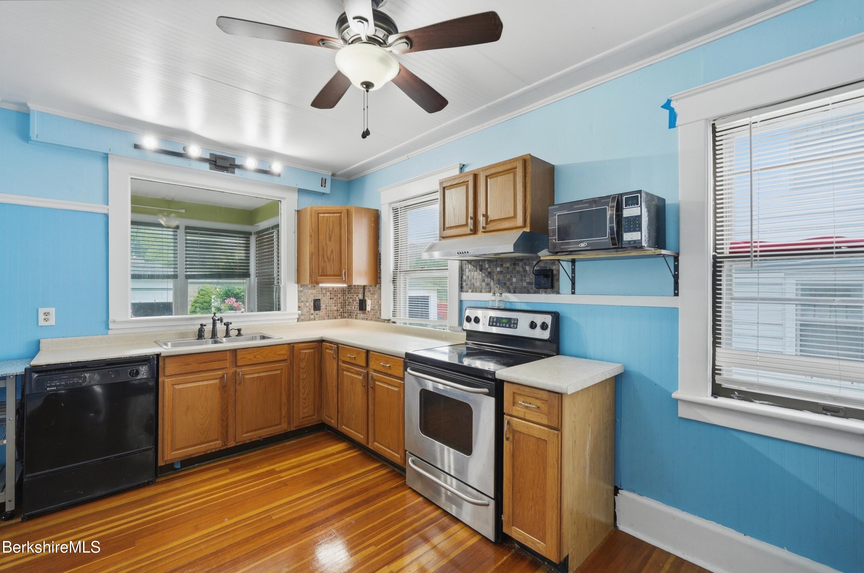 34 Holmes Road Pittsfield, MA 01201 - Photo 20 of 48 Kitchen