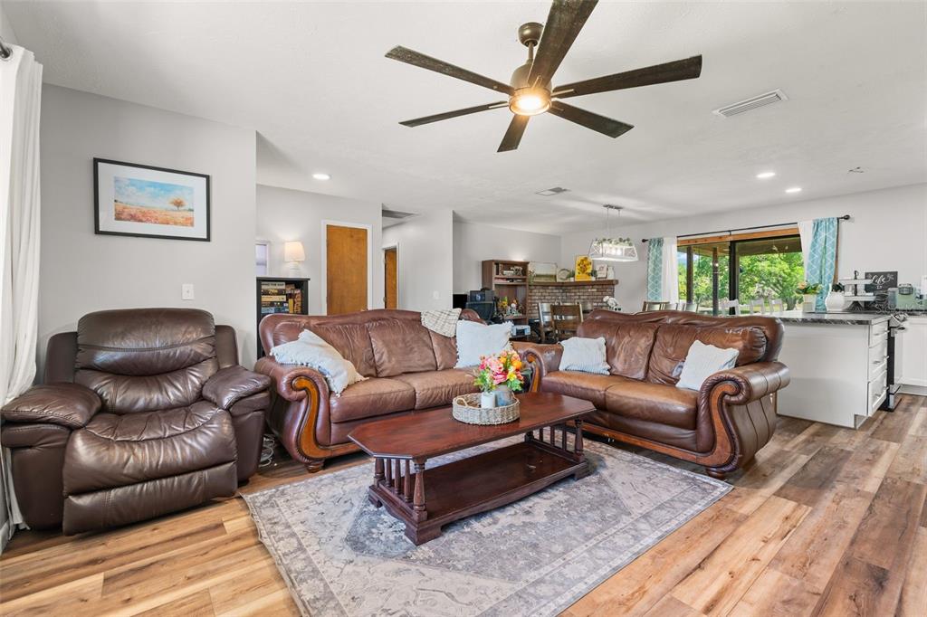7605 Richardson Road Sarasota, FL 34240 - Photo 11 of 67