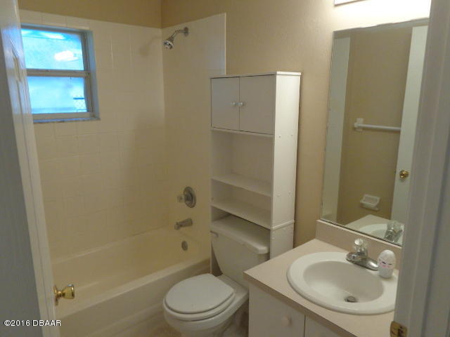 1806 Deer Springs Road Port Orange, FL 32129 - Photo 14 of 27 bathb (2)