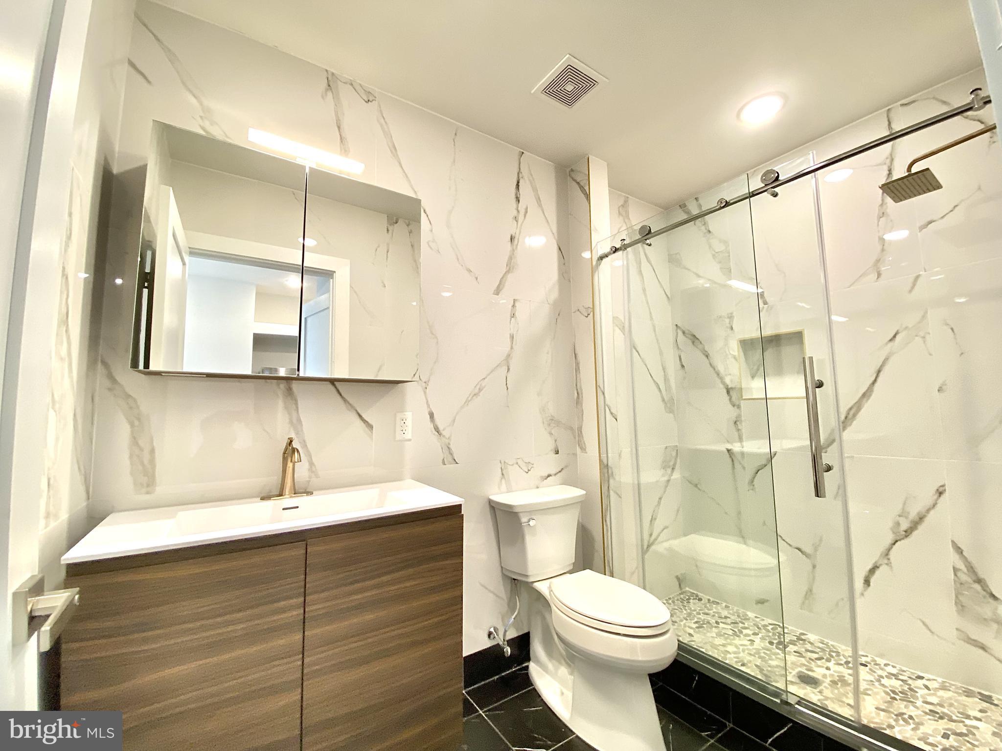 2216 Walnut Street, Unit 300 Philadelphia, PA 19103 - Photo 14 of 26