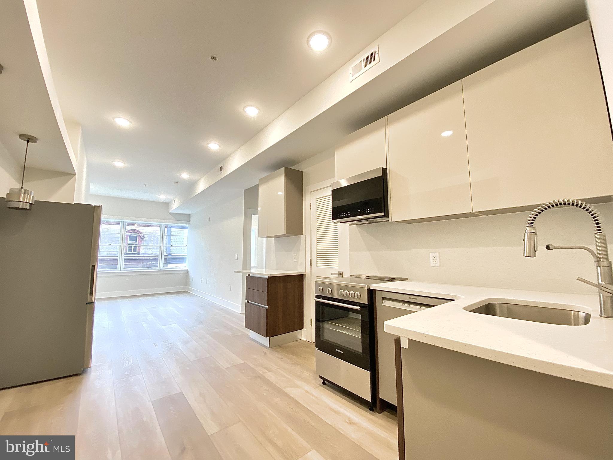 2216 Walnut Street, Unit 300 Philadelphia, PA 19103 - Photo 2 of 26