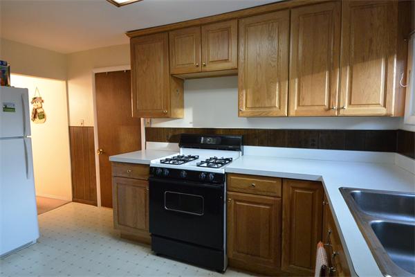 20-22 Oakland Road Sharon, MA 02067 - Photo 8 of 10 Gallery Image 8