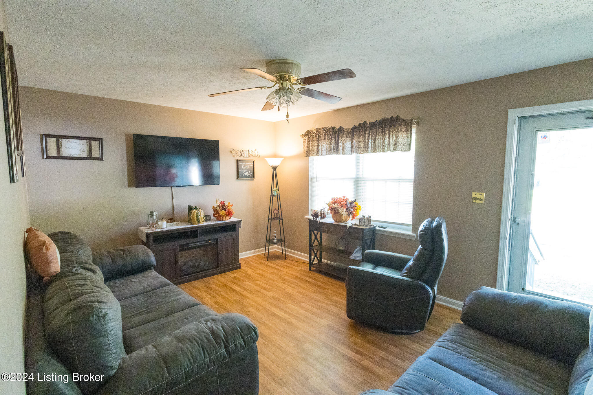 4606 Palma Road Louisville, KY 40272 - Photo 5 of 43 812A9759