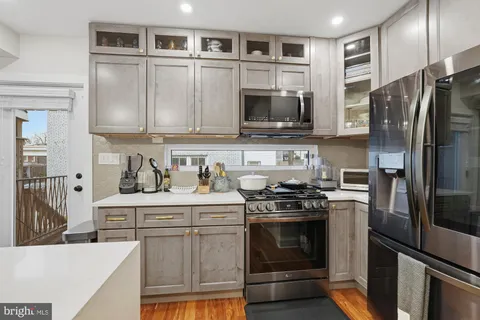 $3,300 | 331 W Street Northeast, Washington, DC 20002