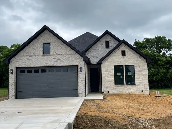 $373,920 | 508 La Paloma Circle, Gordonville, TX 76245