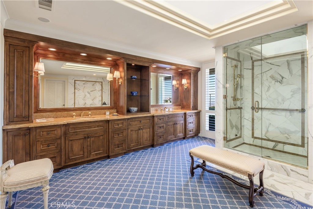 34 Crest Rolling Hills Palos Verdes Peninsula, CA 90274 - Photo 18 of 35 a spacious bathroom with a mirror a sink and a mirror