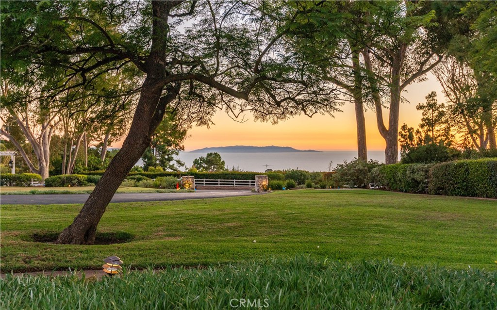 34 Crest Rolling Hills Palos Verdes Peninsula, CA 90274 - Photo 3 of 35 a view of a garden with a tree