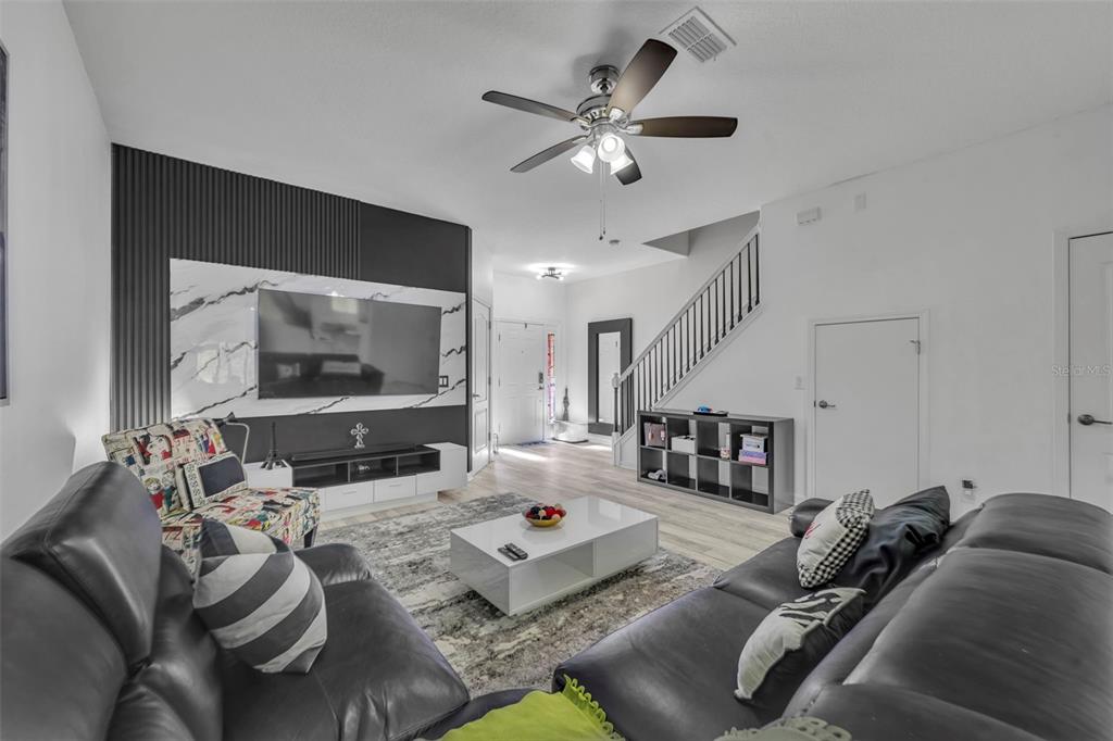 2829 Adelaide Court Orlando, FL 32824 - Photo 6 of 37