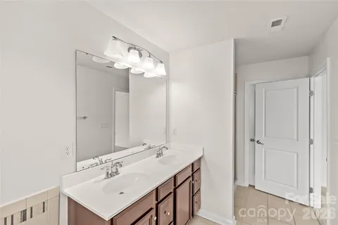 $450,000 | 2435 Alyssa Lane, Charlotte, NC 28208