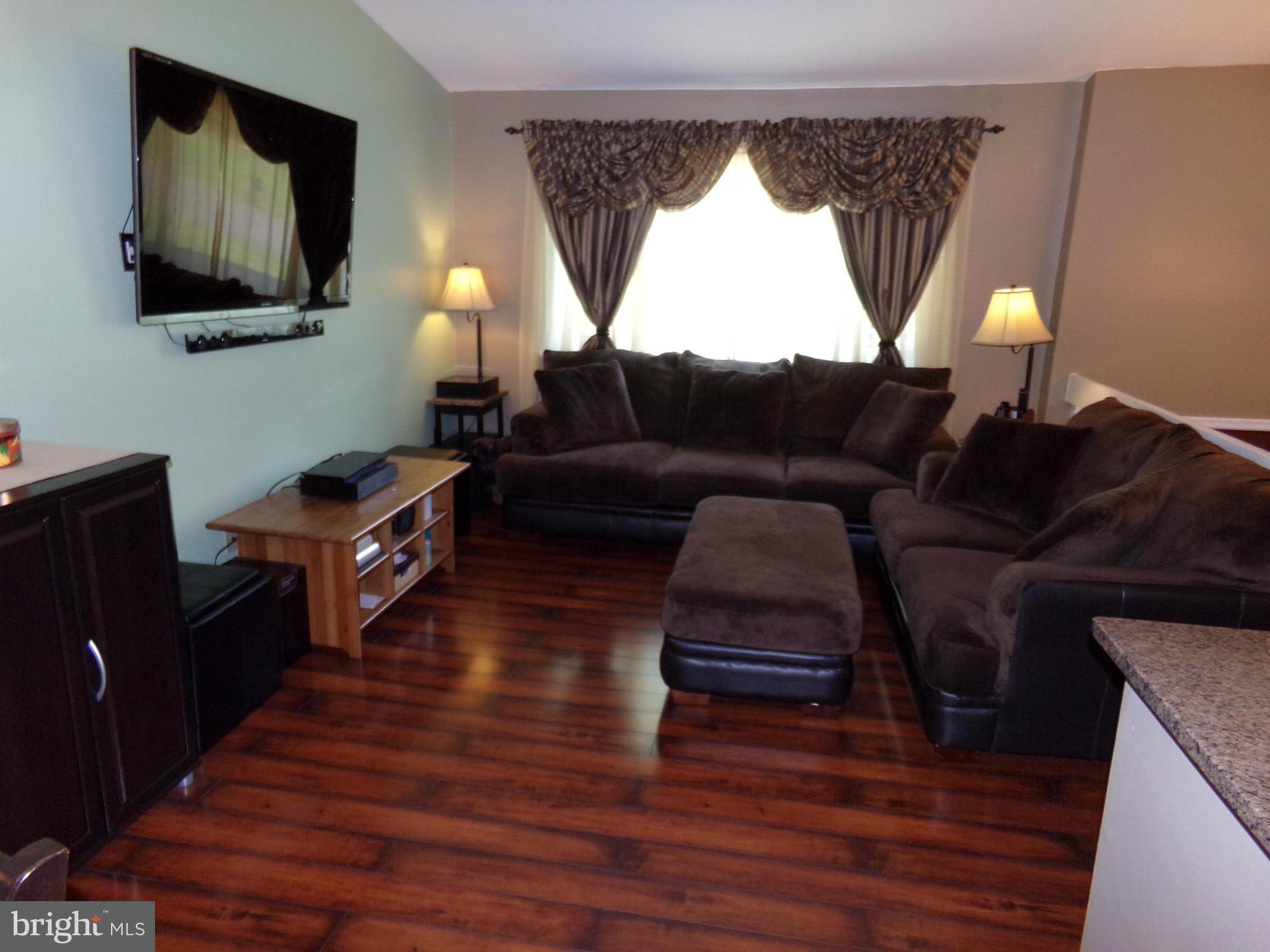 906 Elmhurst Road Severn, MD 21144 - Photo 3 of 30 Living Room