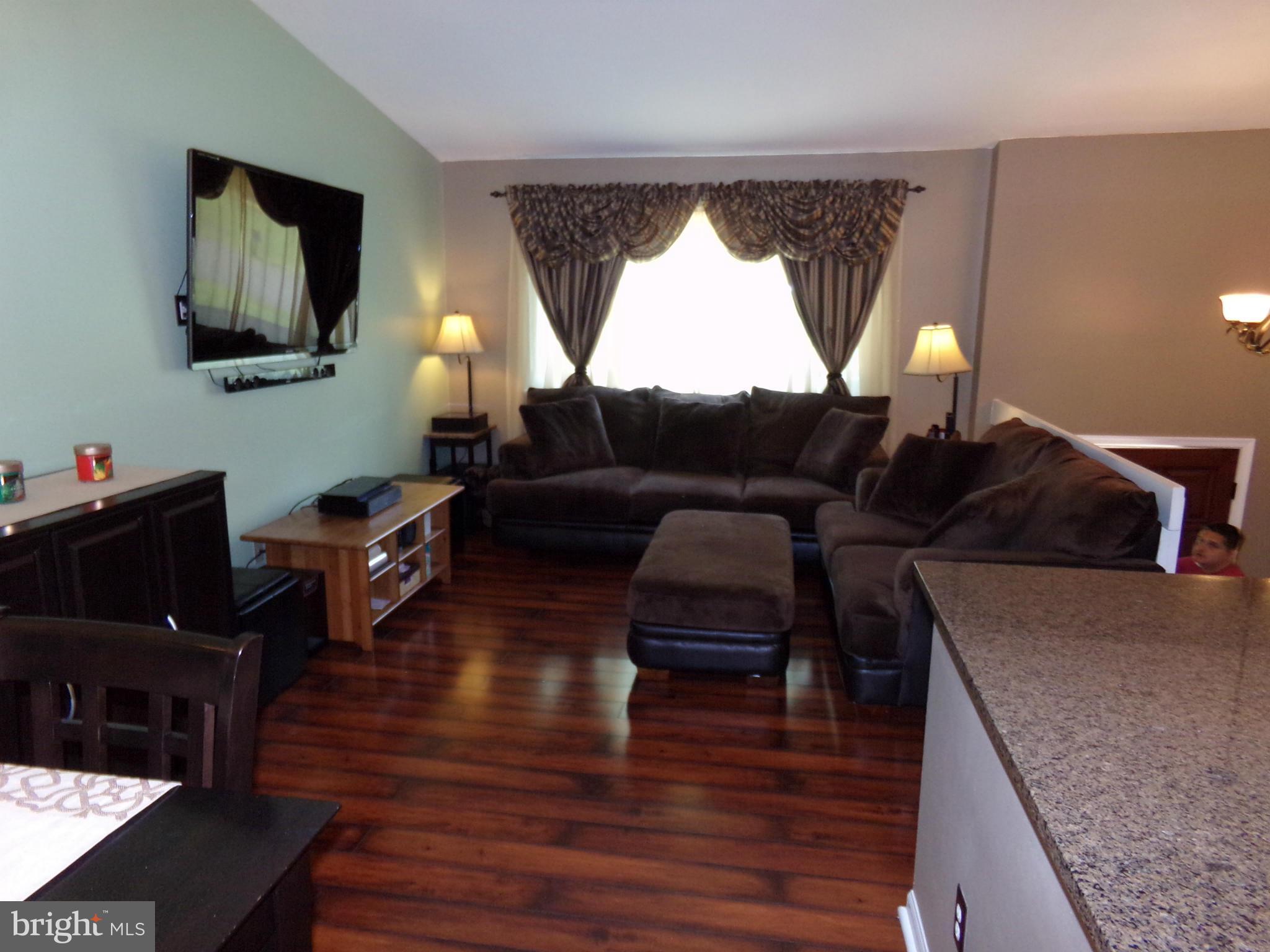 906 Elmhurst Road Severn, MD 21144 - Photo 7 of 30 Living Room
