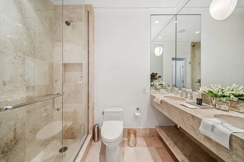 $1,810,000 | 270 East Pearson Street, Unit 101, Chicago, IL 60611