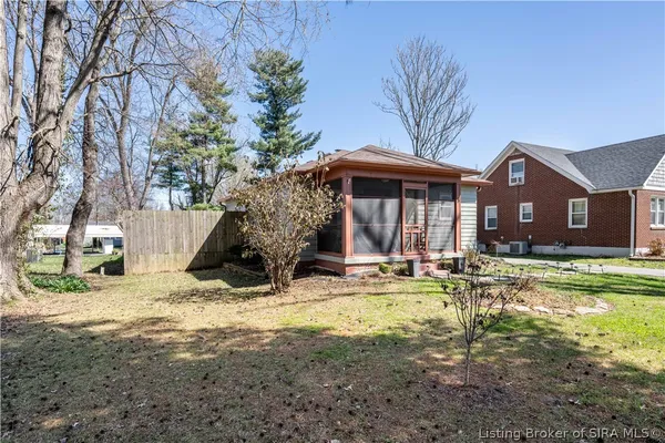 $199,500 | 5 Forest Drive, Jeffersonville, IN 47130