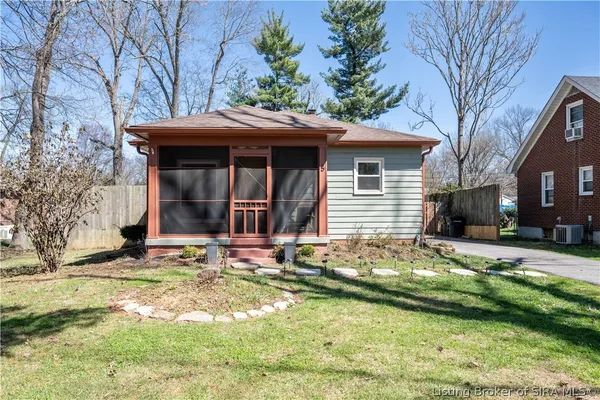 $199,500 | 5 Forest Drive, Jeffersonville, IN 47130