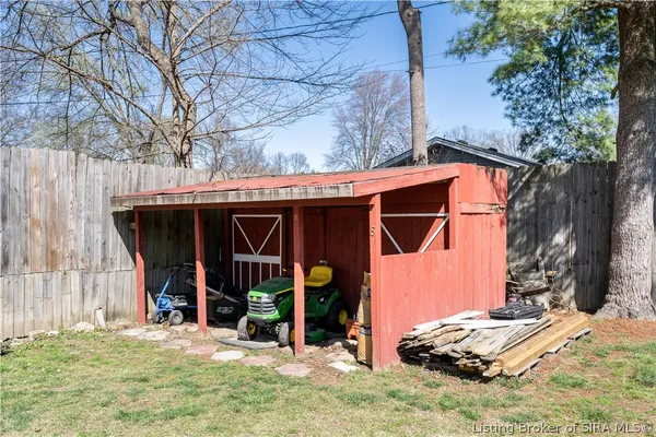 $199,500 | 5 Forest Drive, Jeffersonville, IN 47130