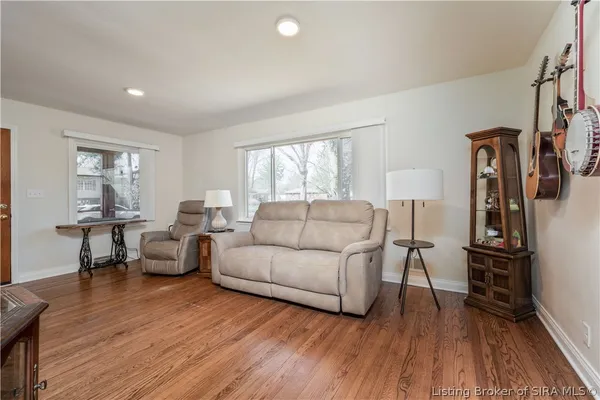 $199,500 | 5 Forest Drive, Jeffersonville, IN 47130