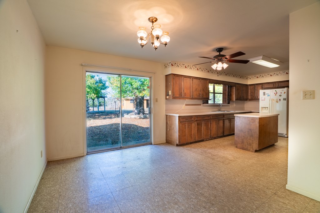 195 Red Bird Loop Center Point, TX 78010 - Photo 6 of 32 Gallery Image 6