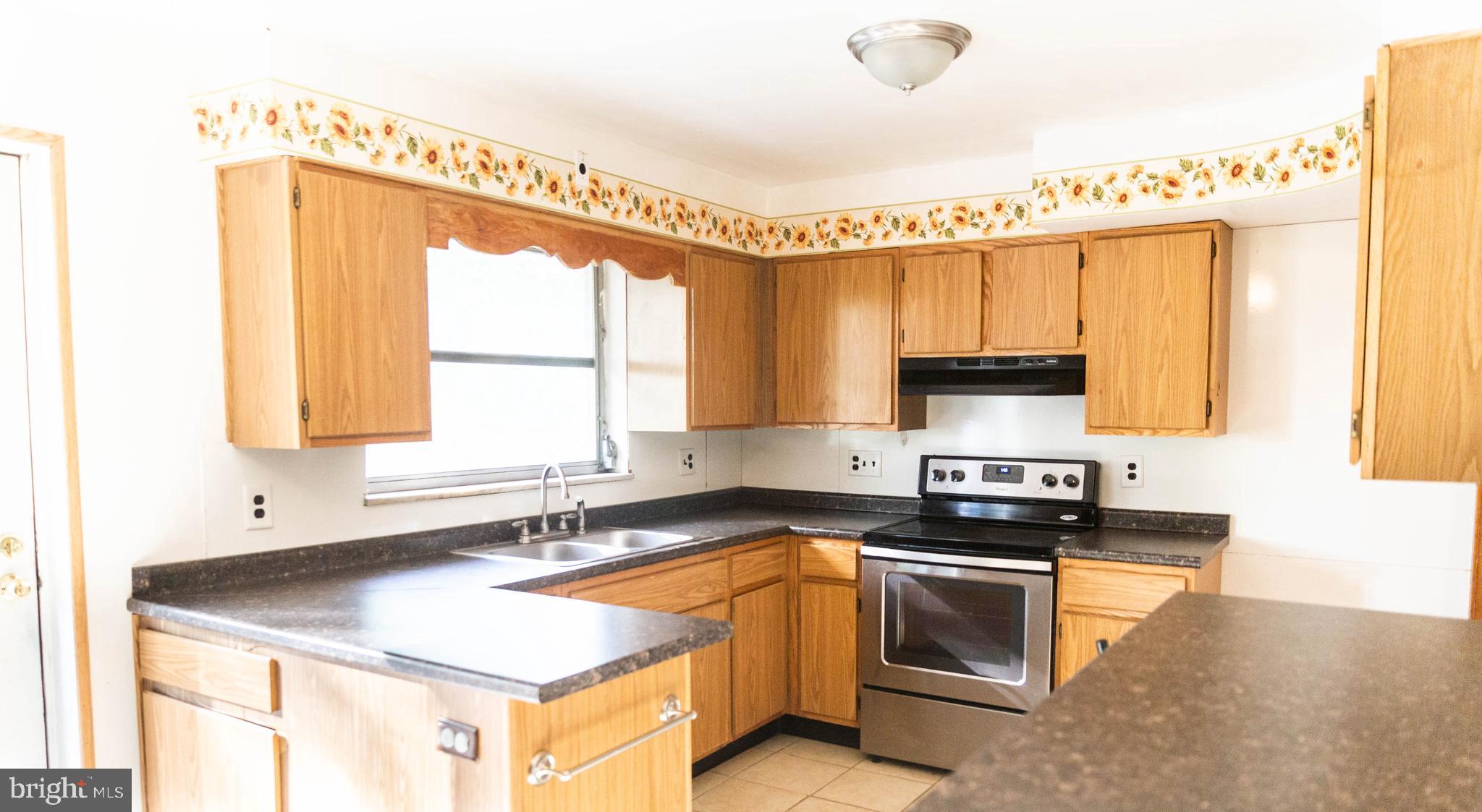 523 Walnut Road Harrisburg, PA 17113 - Photo 5 of 27
