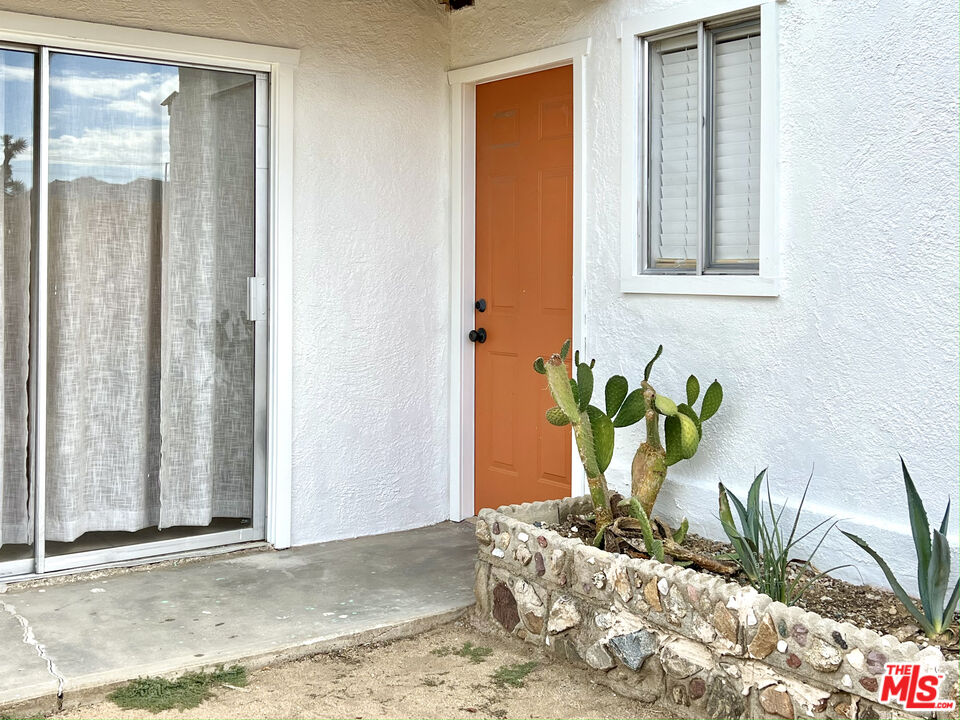 6391 Ruth Drive Yucca Valley, CA 92284 - Photo 45 of 56 a view of a entryway
