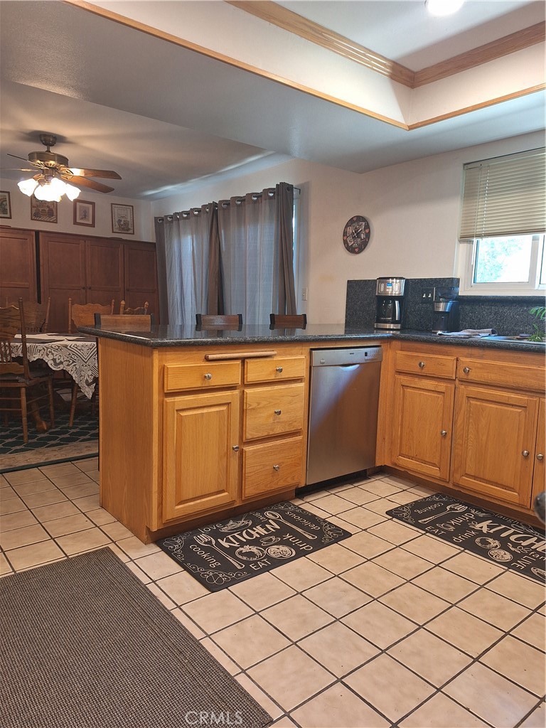 31312 Indian Oak Road Acton, CA 93510 - Photo 11 of 48 Kitchen