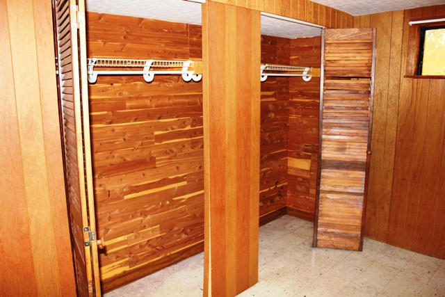 5947 Merriman Road Roanoke, VA 24018 - Photo 13 of 17 Cedar Lined Closets - Lower