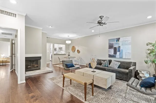 $299,000 | 4403 Bellaire Drive South, Unit 224S, Fort Worth, TX 76109