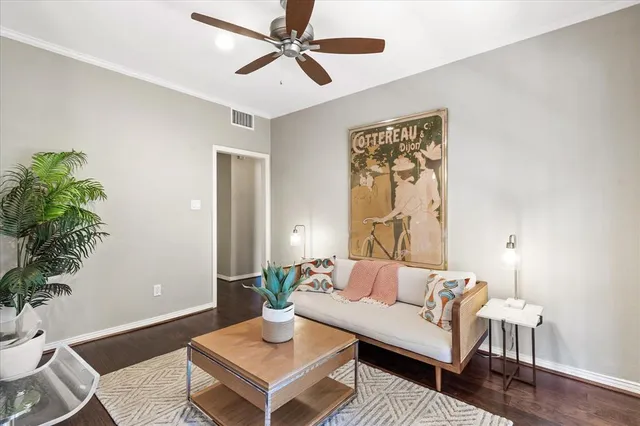 $299,000 | 4403 Bellaire Drive South, Unit 224S, Fort Worth, TX 76109