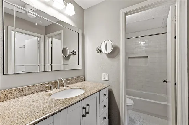 $299,000 | 4403 Bellaire Drive South, Unit 224S, Fort Worth, TX 76109