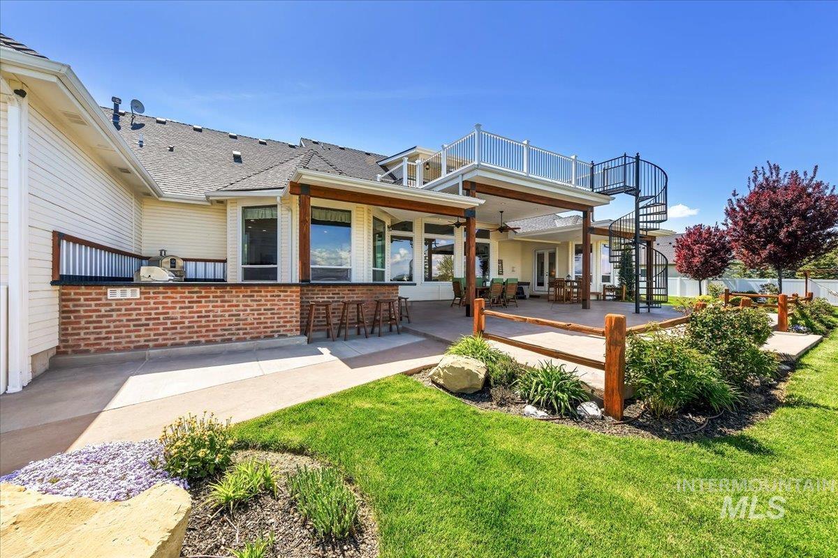 414 East Shafer View Drive Meridian, ID 83642 - Photo 45 of 50 Party Central! Expansive entertaining area lends itself to wedding receptions, graduation parties, unlimited fun!
