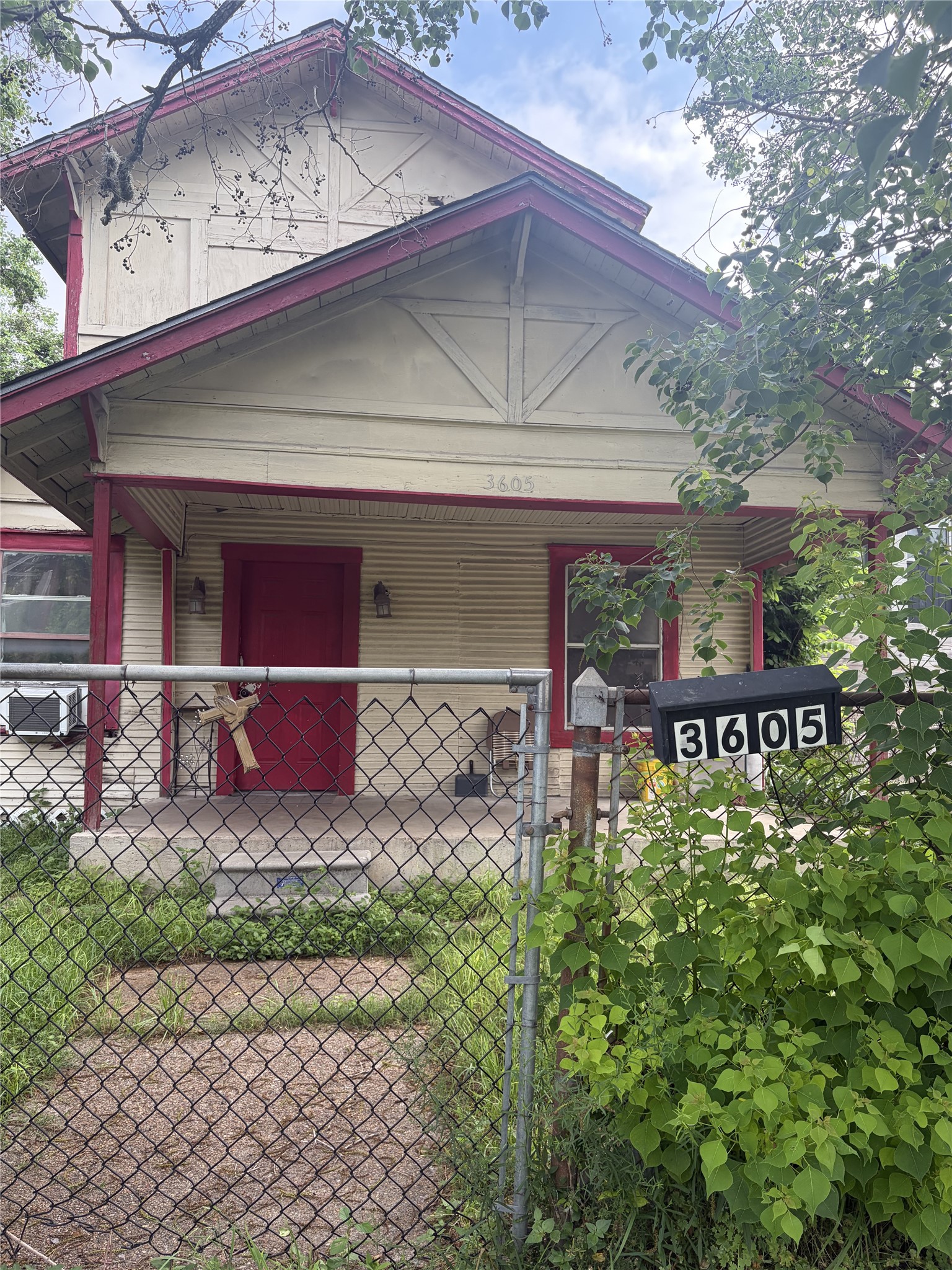 3605 Rebecca Street Houston, TX 77021 - Photo 1 of 9