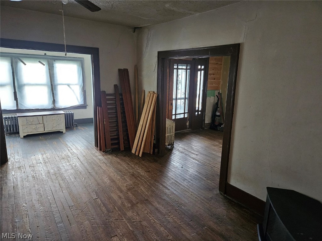 445 Cove Road Weirton, WV 26062 - Photo 2 of 22 Living room
