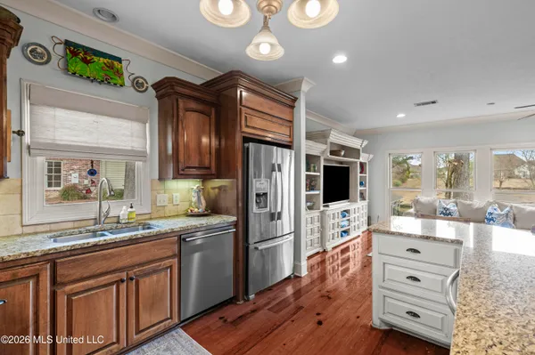 $699,900 | 112 Lake Ridge Drive, Madison, MS 39110