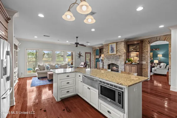$699,900 | 112 Lake Ridge Drive, Madison, MS 39110