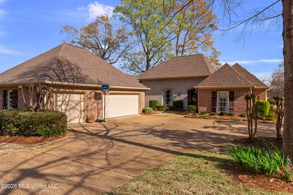 $699,900 | 112 Lake Ridge Drive, Madison, MS 39110