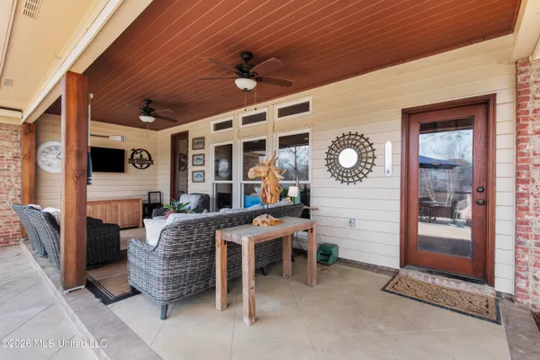 $699,900 | 112 Lake Ridge Drive, Madison, MS 39110