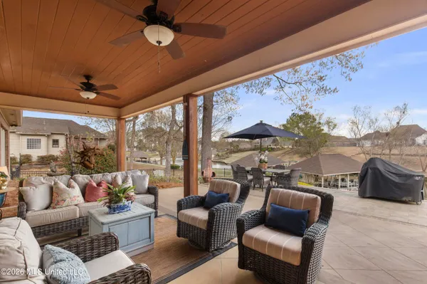 $699,900 | 112 Lake Ridge Drive, Madison, MS 39110