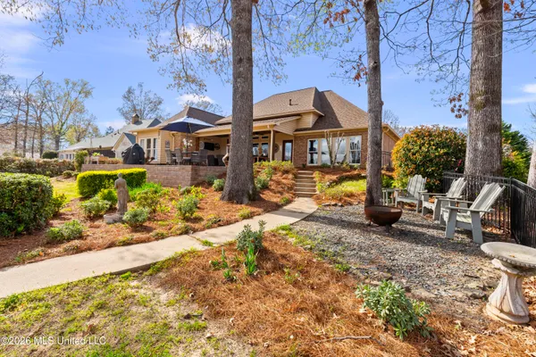 $699,900 | 112 Lake Ridge Drive, Madison, MS 39110