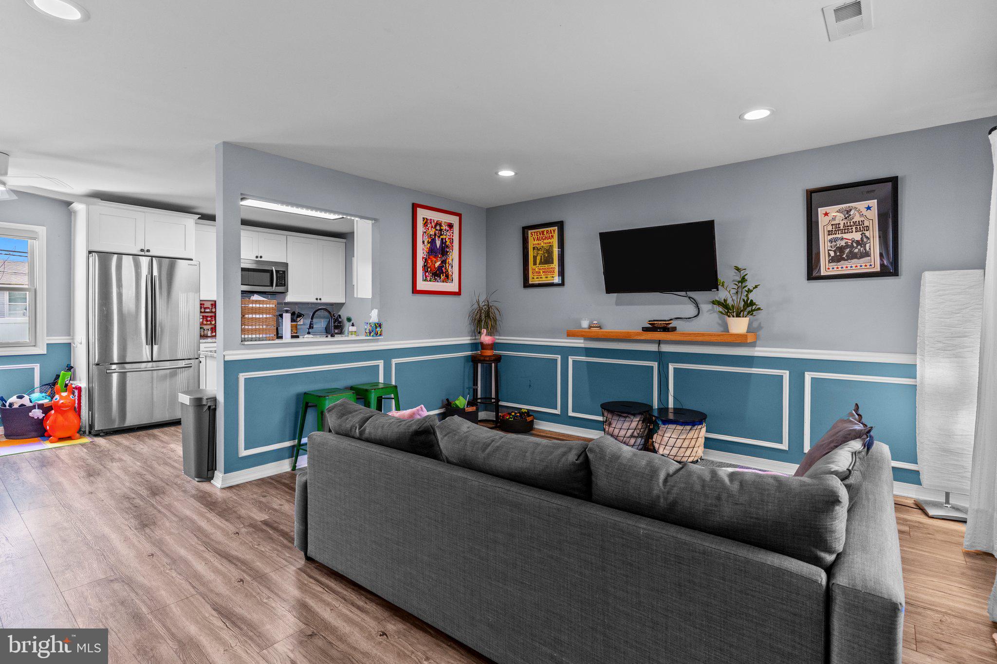 716 Auburn Road Fairless Hills, PA 19030 - Photo 4 of 28 Family Room
