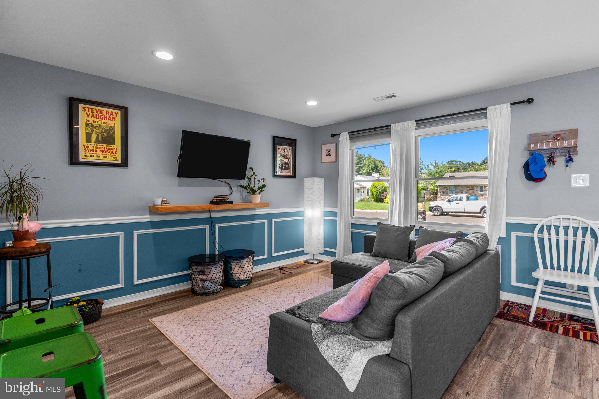 716 Auburn Road Fairless Hills, PA 19030 - Photo 5 of 28 Family Room