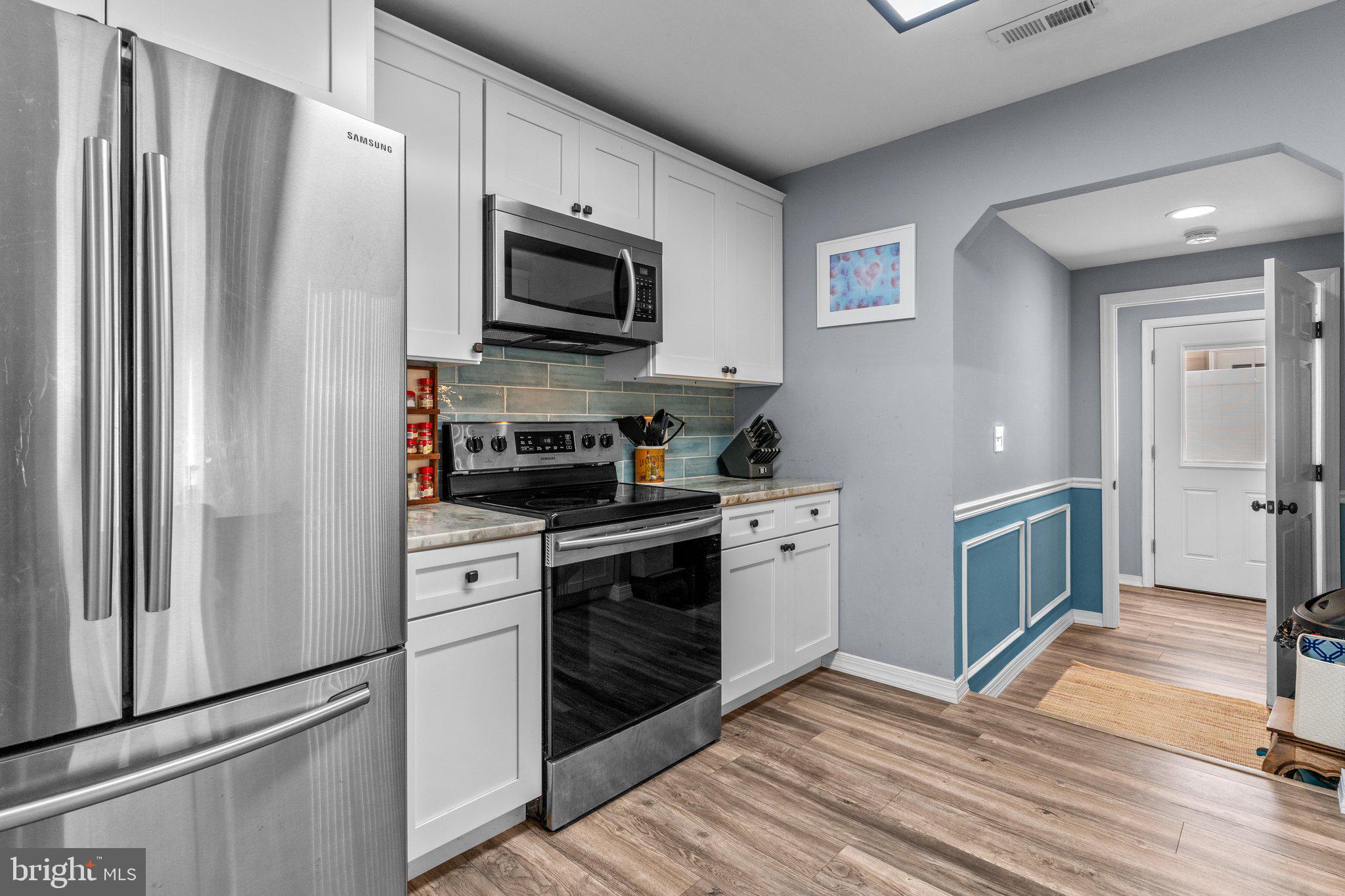 716 Auburn Road Fairless Hills, PA 19030 - Photo 9 of 28 Kitchen w/ SS Refrigerator