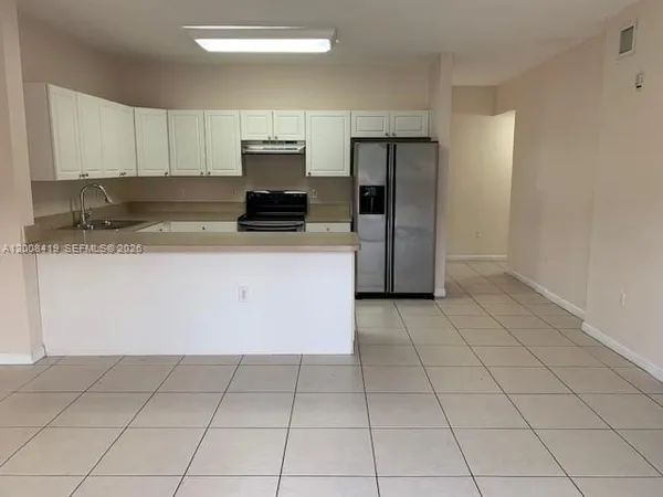 $2,595 | 17350 Northwest 67th Avenue, Unit 201, Hialeah, FL 33015