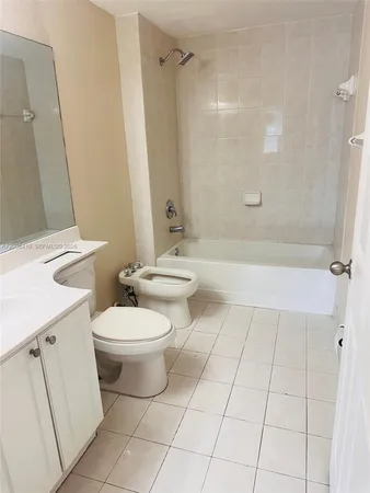 $2,595 | 17350 Northwest 67th Avenue, Unit 201, Hialeah, FL 33015
