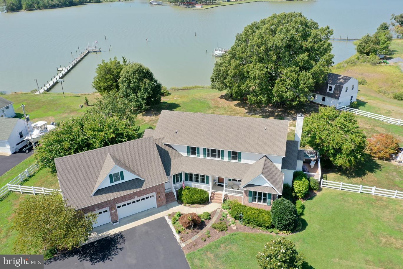 Main house, Cottage and Waterfront