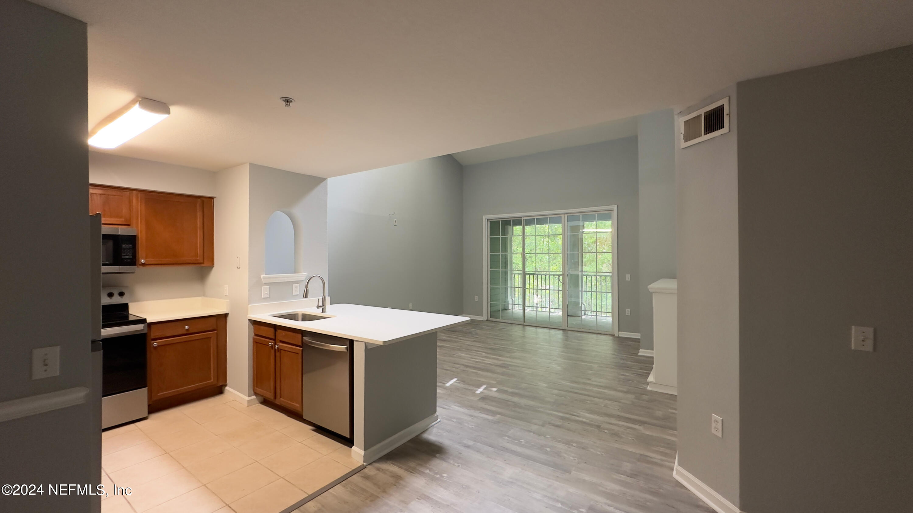 Living Rm and Kitchen1